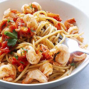 Pasta In Tomatoes & Chicken Sauce (Party Cup Size)